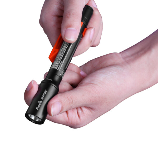 Lanterna para Áreas de Risco Fenix WF05E - 85 Lúmens