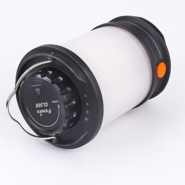 Lanterna para Camping Fenix CL30R Preto - 650 Lúmens